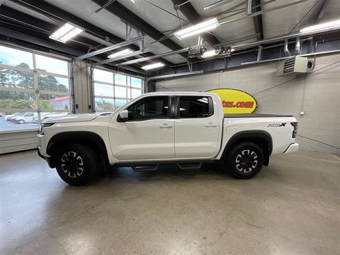 Used 2022 Nissan Frontier Pro-X RWD image 2