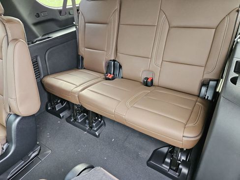 New 2026 Chevrolet Suburban High Country AWD/4WD image 28