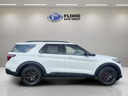 New 2026 Ford Explorer ST-Line w/ ST-Line Street Pack AWD/4WD image 4