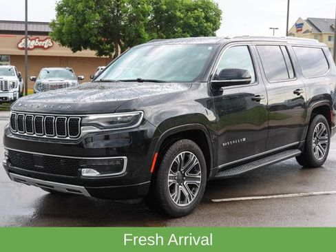 Used 2024 Jeep Wagoneer L Series II w/ Flexible Seating Group AWD/4WD image 6