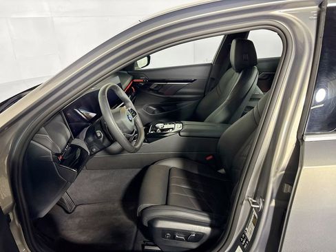 Used 2024 BMW 530i xDrive w/ Premium Package image 11