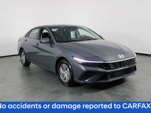 Used 2026 Hyundai Elantra SE image 5