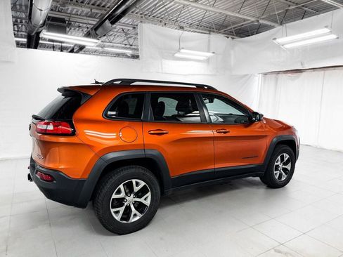 Used 2015 Jeep Cherokee Trailhawk w/ Comfort/Convenience Group AWD/4WD image 7