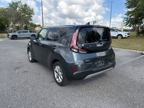 Used 2025 Kia Soul LX w/ LX Technology Package image 3