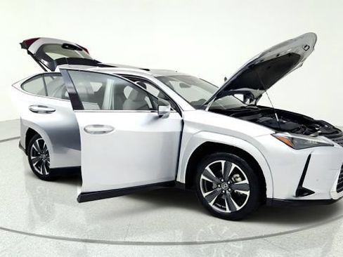 Used 2025 Lexus UX 300h FWD w/ Accessory Package (Z1) image 11
