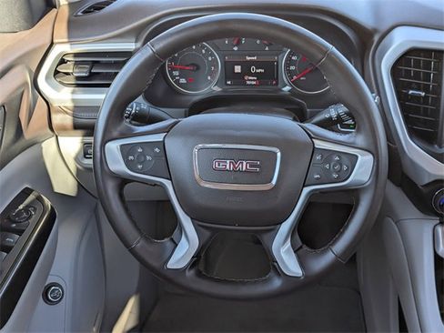 Used 2023 GMC Acadia SLT image 18