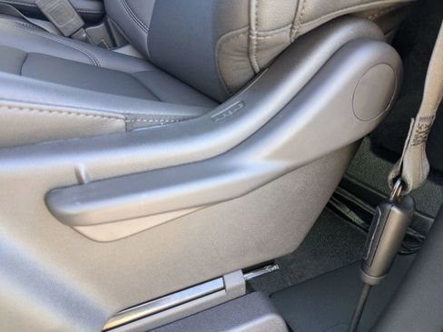 New 2025 Chevrolet Silverado 1500 W/T image 31