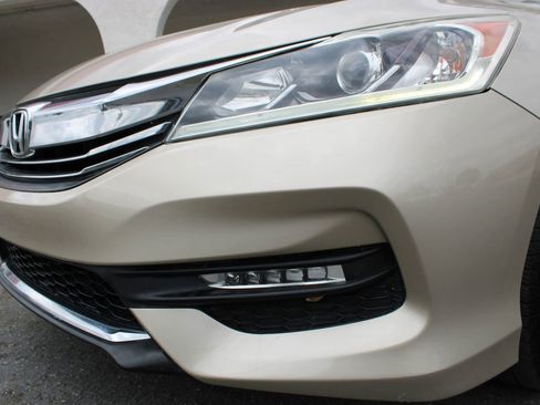 Used 2016 Honda Accord EX image 4