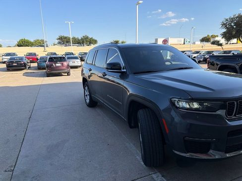 Used 2022 Jeep Grand Cherokee L Limited AWD/4WD image 3