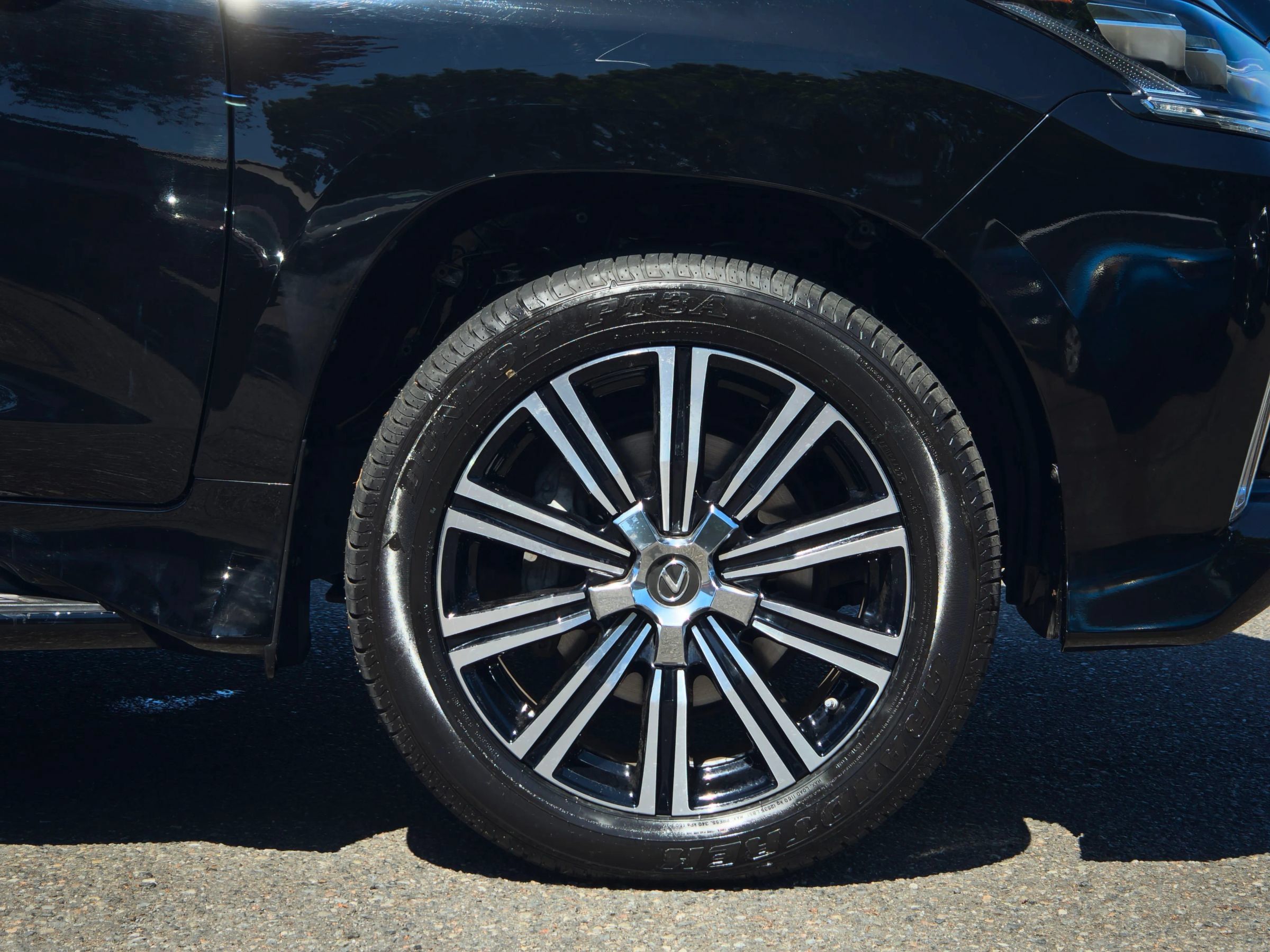 Used 2018 Lexus LX 570 4WD image 67