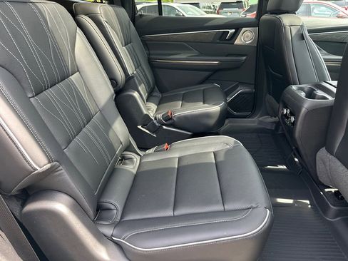 New 2026 Buick Enclave Avenir FWD image 16