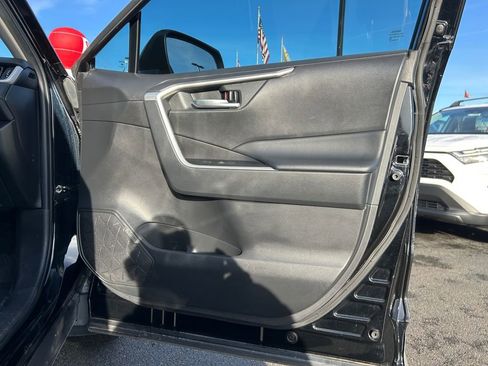 Used 2023 Toyota RAV4 XLE Premium image 25