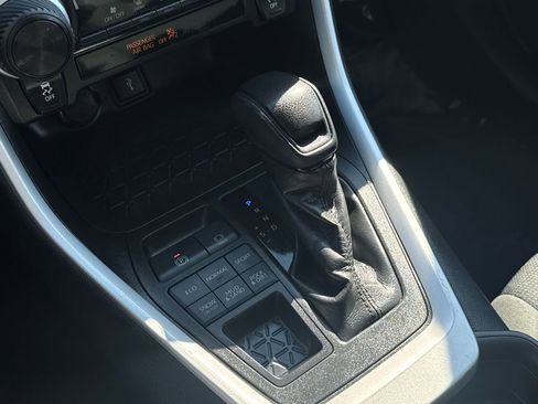 Used 2021 Toyota RAV4 LE image 24