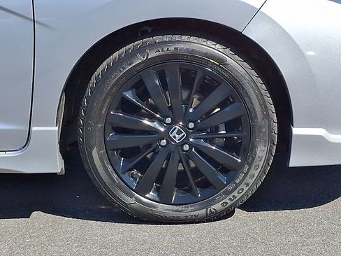 Used 2018 Honda Fit Sport image 8