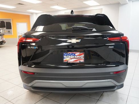 New 2025 Chevrolet Blazer EV LT image 11