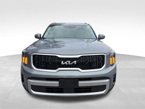 Used 2024 Kia Telluride EX w/ EX Captain's Chair Package image 10