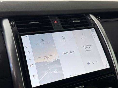 New 2025 Land Rover Discovery S AWD/4WD image 16