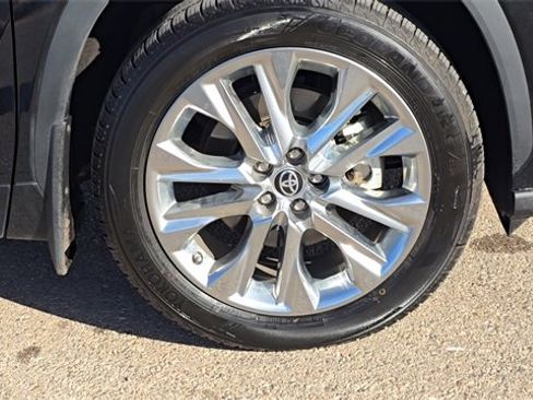 Used 2023 Toyota Highlander Limited image 31