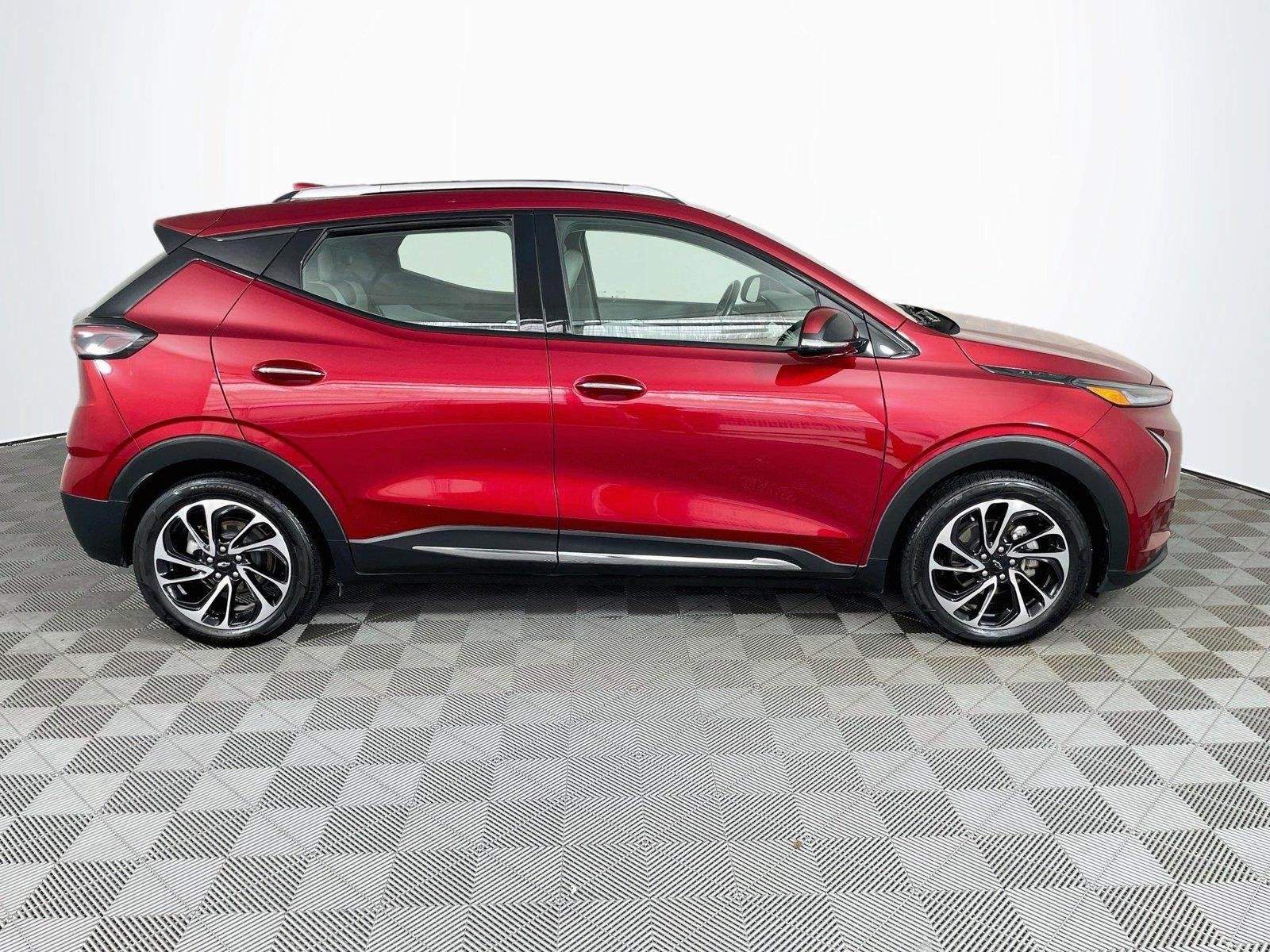 Used 2022 Chevrolet Bolt EUV Premier FWD image 10