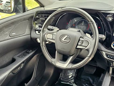 Used 2024 Lexus RX 350 AWD w/ Convenience Package image 30