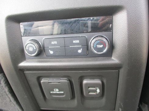 Used 2019 Chevrolet Traverse Premier w/ Redline Edition AWD/4WD image 15