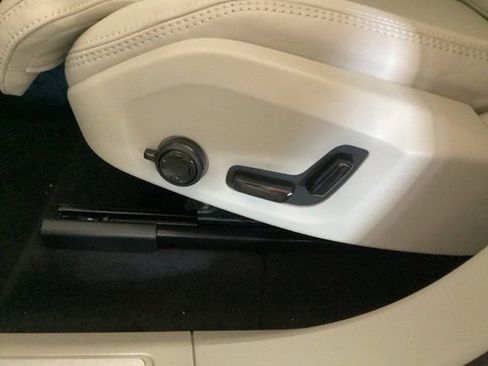 New 2026 Volvo XC60 B5 Ultra w/ Protection Package Premier image 14