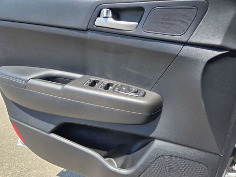 Used 2021 Kia Sportage LX FWD image 19