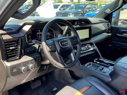 Used 2024 GMC Sierra 2500 AT4 w/ Technology Package AWD/4WD image 14