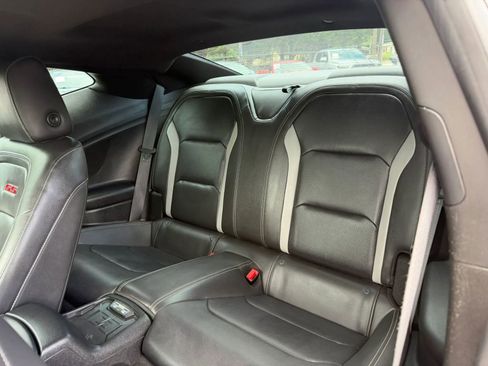 Used 2018 Chevrolet Camaro SS RWD image 13