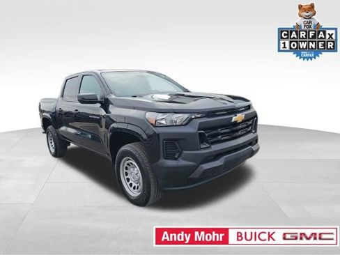 Used 2023 Chevrolet Colorado W/T image 2