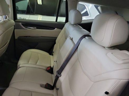 Certified 2024 Cadillac XT6 Premium Luxury FWD image 12