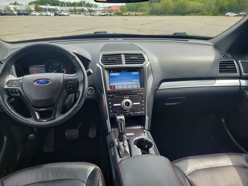 Used 2017 Ford Explorer Sport w/ Equipment Group 401A AWD/4WD image 19