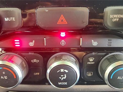Used 2023 RAM 1500 Big Horn AWD/4WD image 30