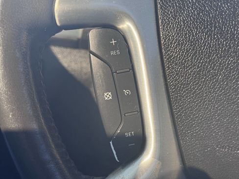 Used 2014 GMC Acadia SLT image 13