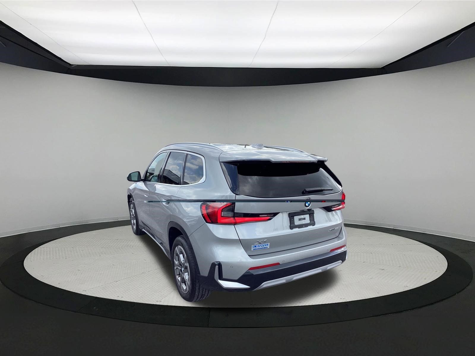 Used 2024 BMW X1 xDrive28i AWD/4WD image 6