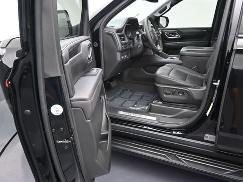 Used 2024 Chevrolet Tahoe RST w/ Luxury Package RWD image 11