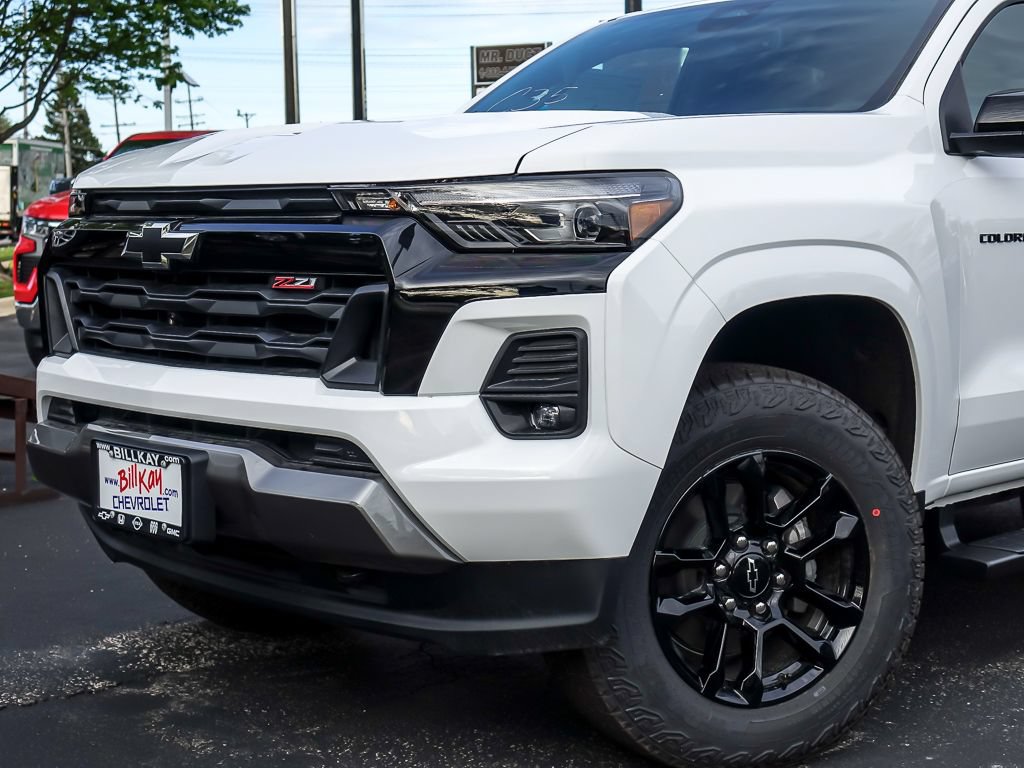 New 2026 Chevrolet Colorado Z71 w/ Midnight Edition AWD/4WD image 3