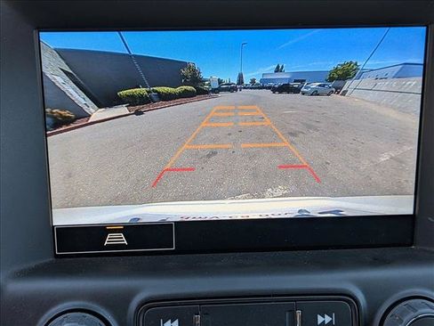 Used 2022 GMC Terrain SLT AWD/4WD image 14