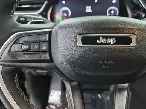 Used 2023 Jeep Grand Cherokee L Limited w/ Luxury Tech Group II AWD/4WD image 29