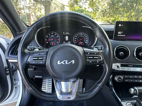 Certified 2022 Kia Stinger GT-Line image 11