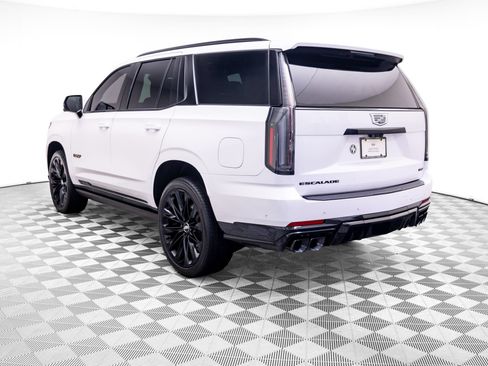 Certified 2025 Cadillac Escalade V w/ LPO, ONYX Package AWD/4WD image 3