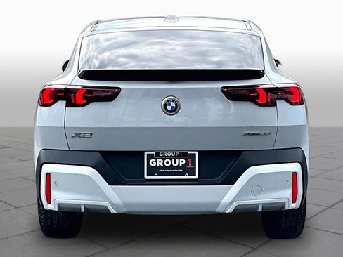 Used 2025 BMW X2 xDrive28i AWD/4WD image 5