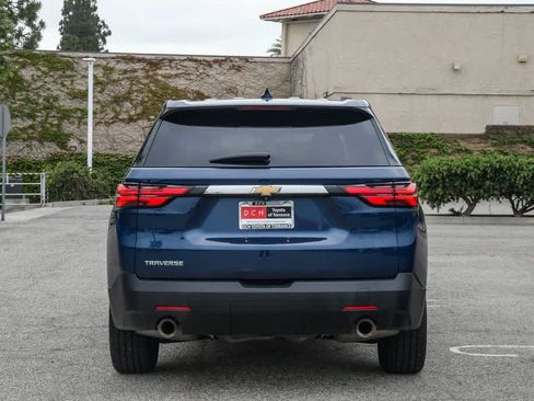 Used 2022 Chevrolet Traverse LS FWD image 8