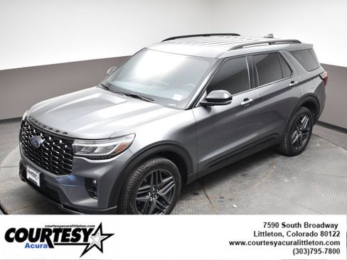 Used 2025 Ford Explorer ST-Line w/ Premium Package image 36