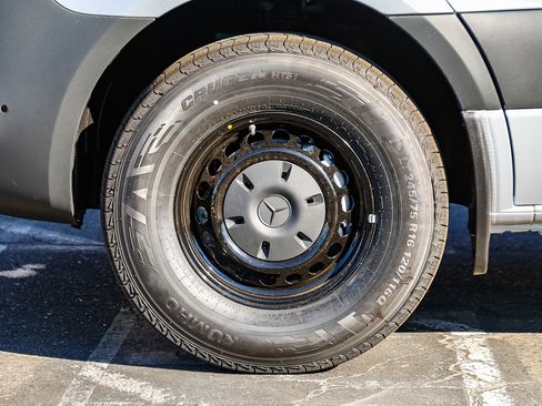 New 2025 Mercedes-Benz Sprinter 2500 image 9