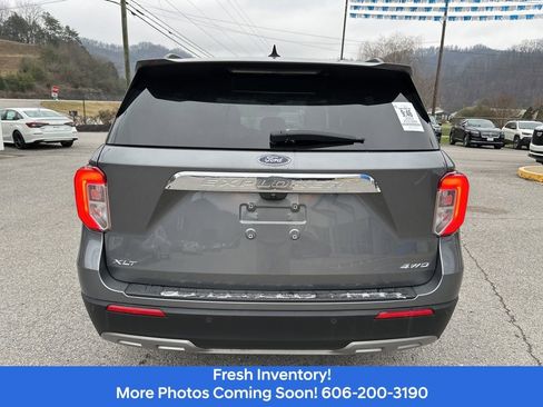 Used 2023 Ford Explorer XLT w/ Equipment Group 202A image 4