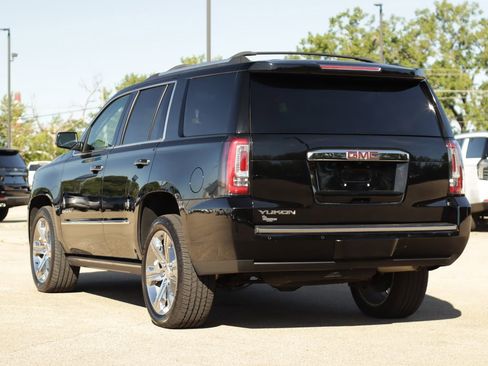 Used 2015 GMC Yukon Denali w/ Premium Package AWD/4WD image 5