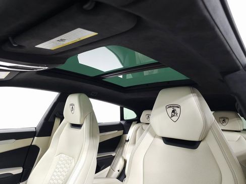 Used 2021 Lamborghini Urus image 20