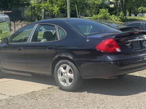 Used 2003 Ford Taurus SE FWD image 4