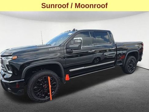 Used 2025 Chevrolet Silverado 2500 High Country w/ High Country Premium Package AWD/4WD image 4